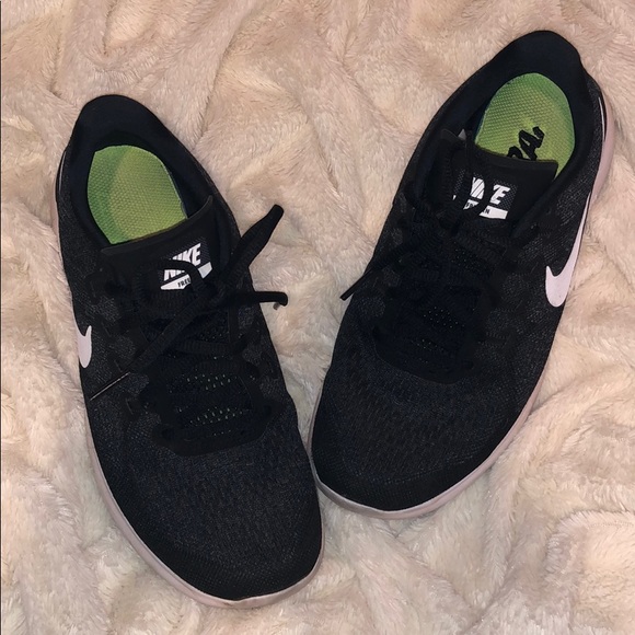 Nike Shoes - Women’s Nike Free Run Sneakers